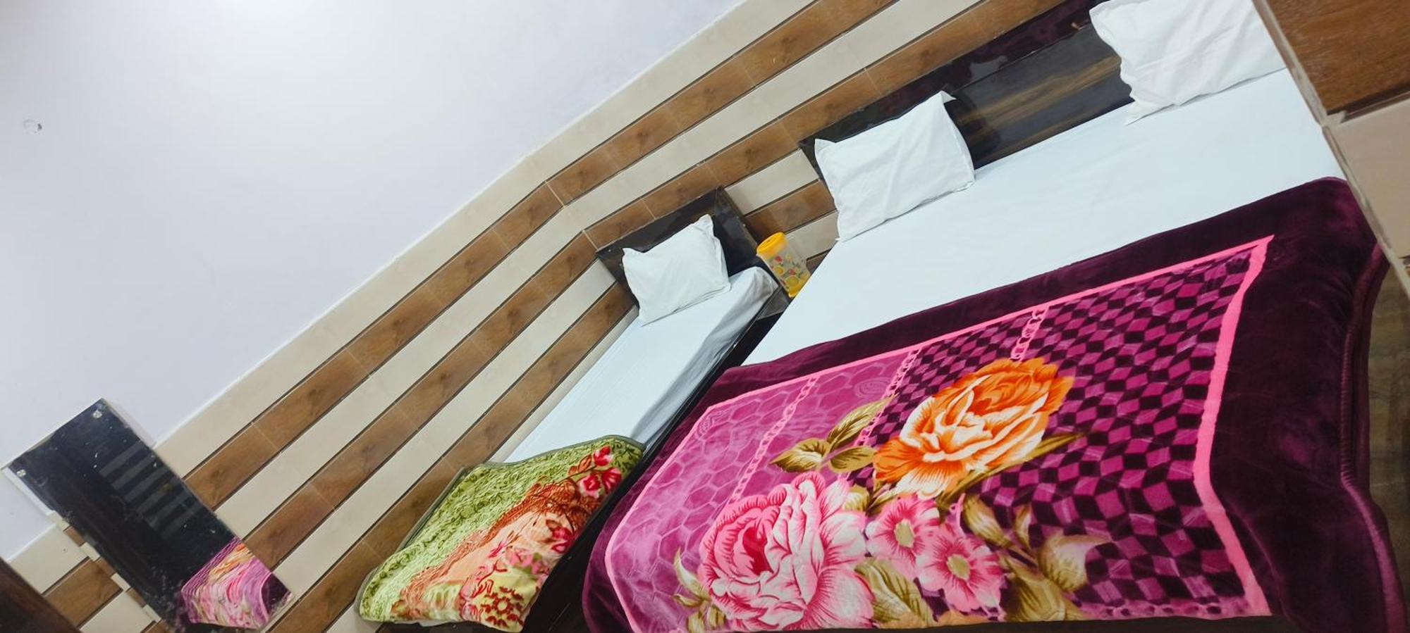 K.D.Dham Near Prem Mandir1 Hotel Vrindávan Kültér fotó
