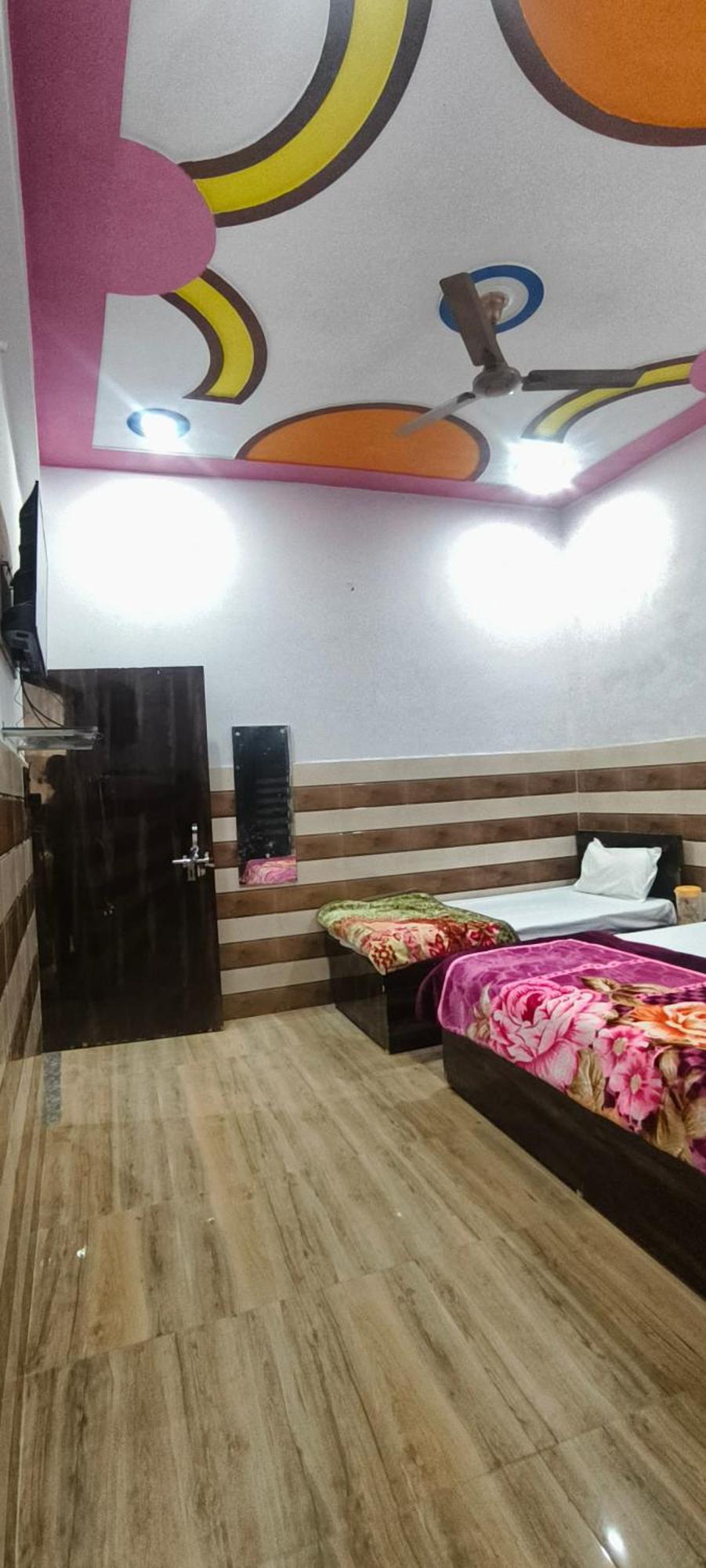 K.D.Dham Near Prem Mandir1 Hotel Vrindávan Kültér fotó